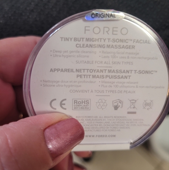 FOREO LUNA Play Sonic Face Cleansing Device and Massager Petal Pink Sweden - Picture 2 of 3